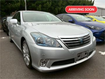 Toyota Crown Hybrid