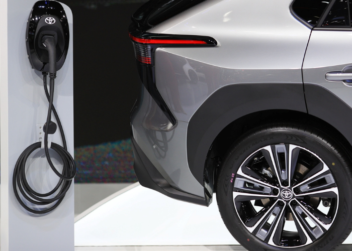 What Is The Difference Between A Hybrid & A Plug In Hybrid?